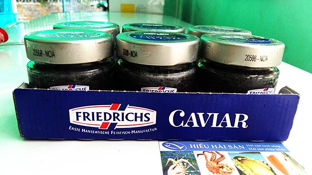 trứng cá tầm đen caviar